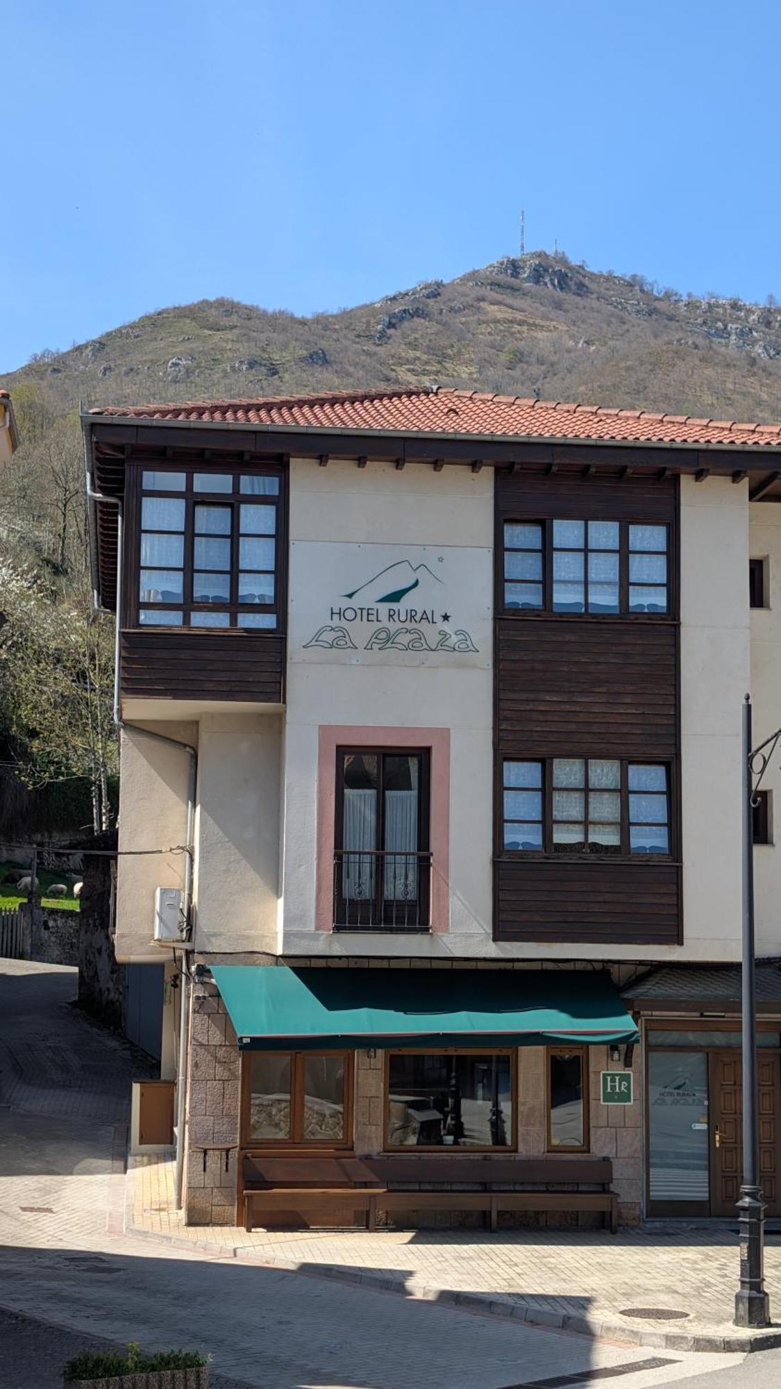 Hotel Rural La Plaza Caso Exterior photo