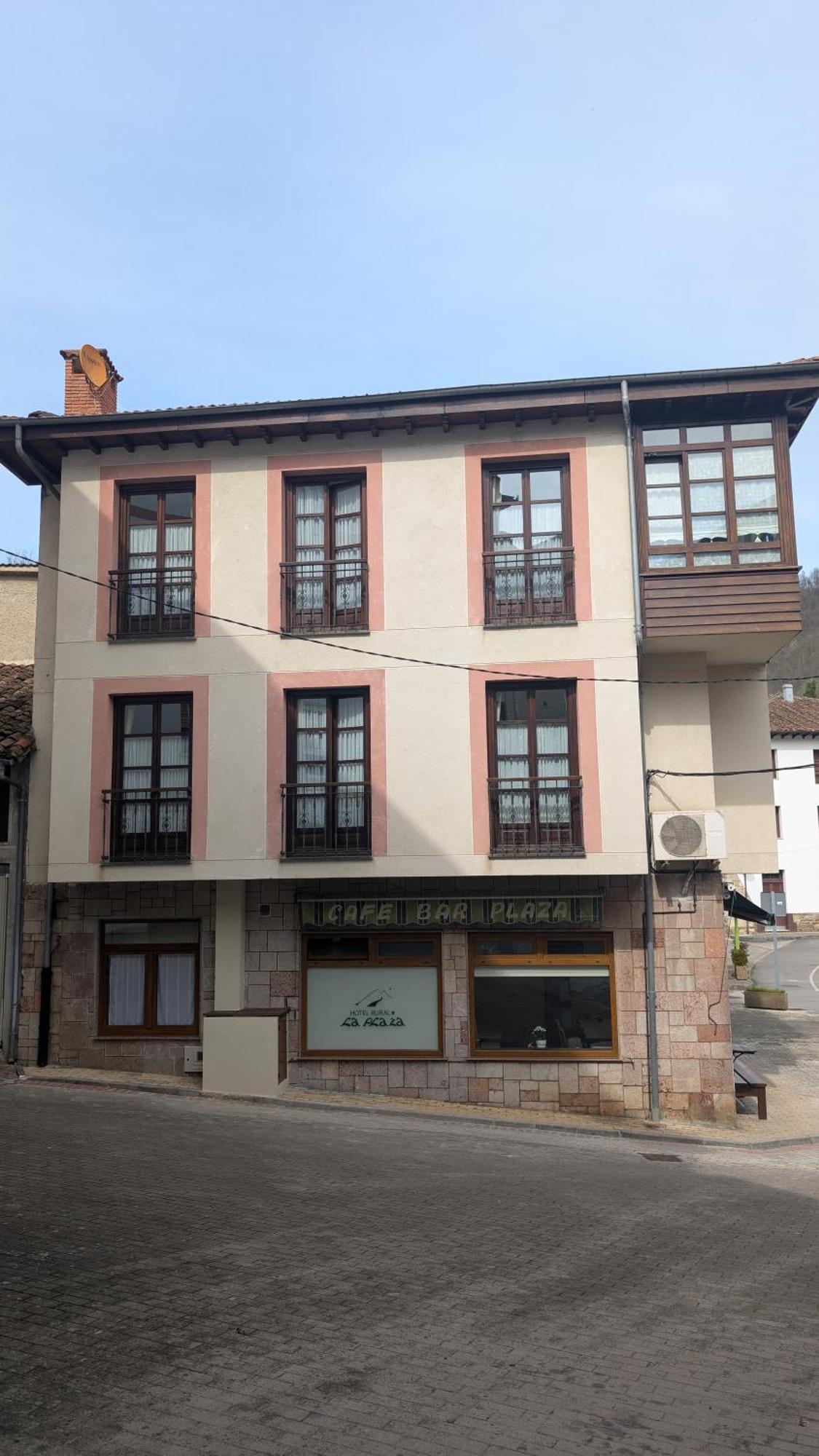 Hotel Rural La Plaza Caso Exterior photo